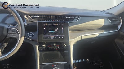 2023 Jeep Grand Cherokee Laredo 4x4