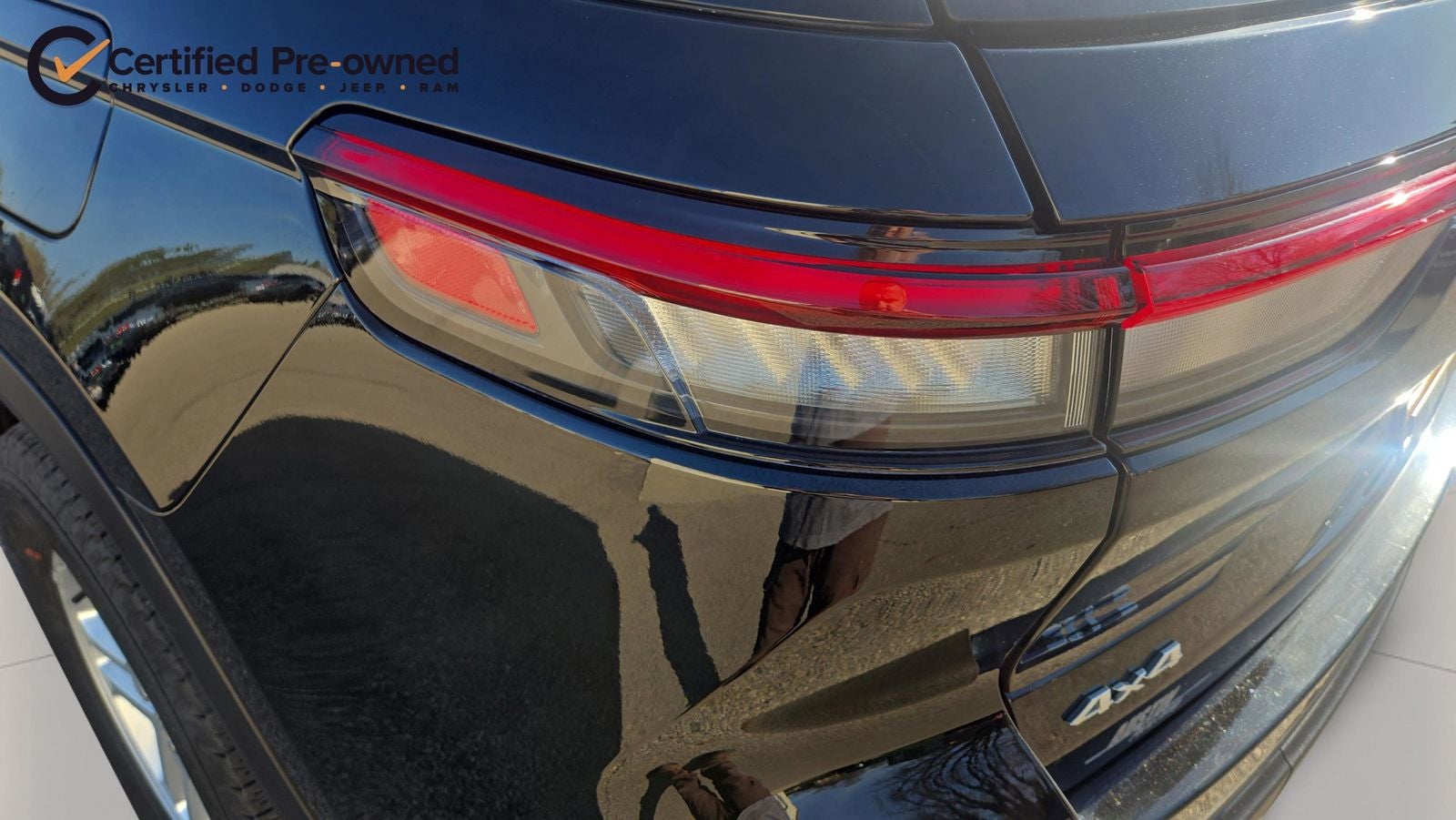 2023 Jeep Grand Cherokee Laredo 4x4