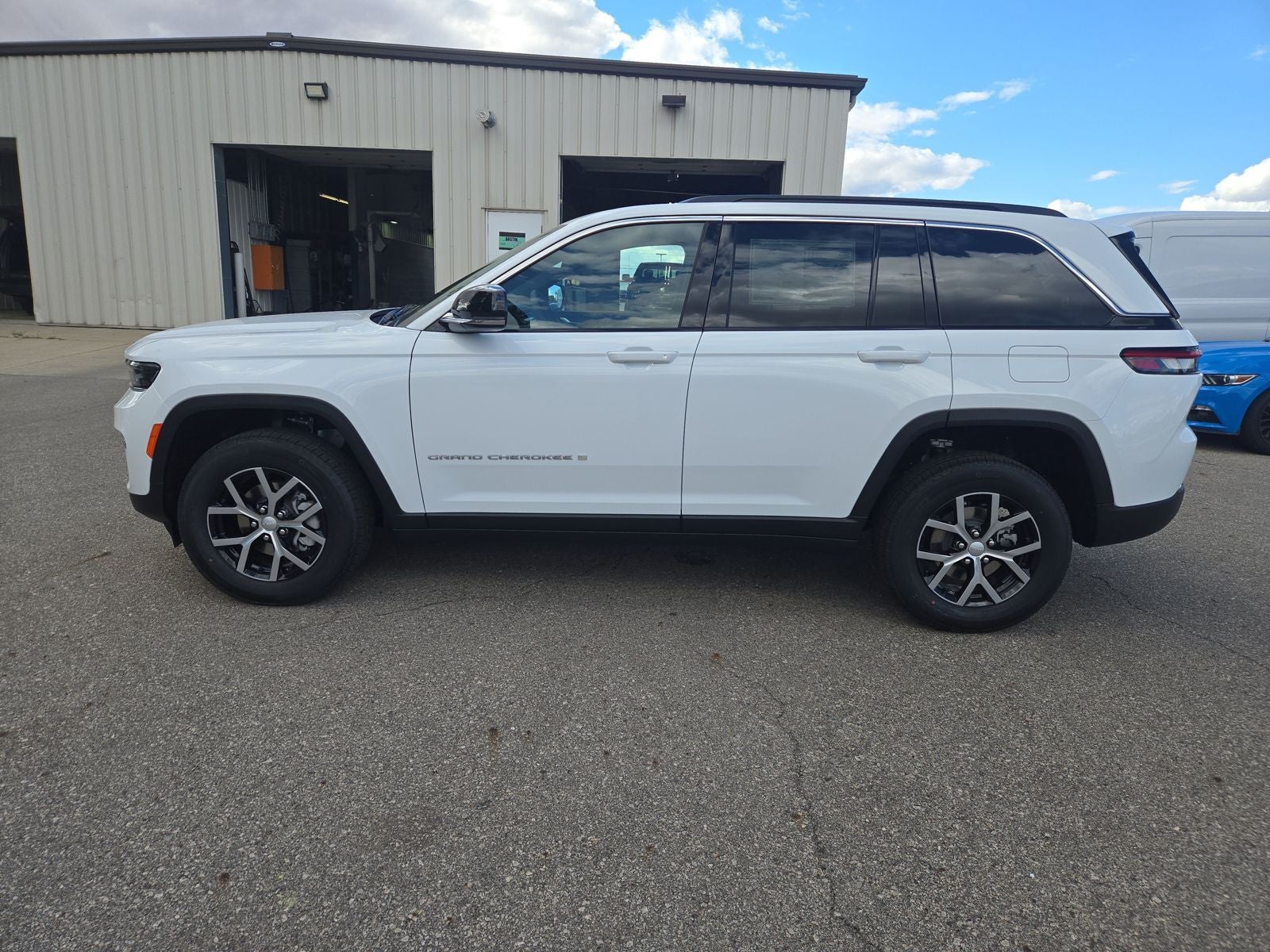 2025 Jeep Grand Cherokee GRAND CHEROKEE LIMITED 4X4