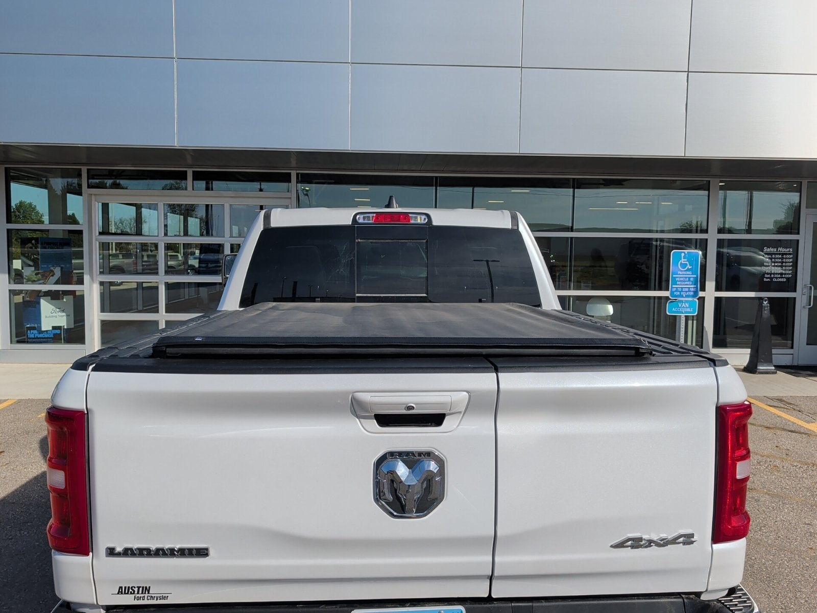 2025 RAM 1500 Laramie Crew Cab 4x4 5'7' Box
