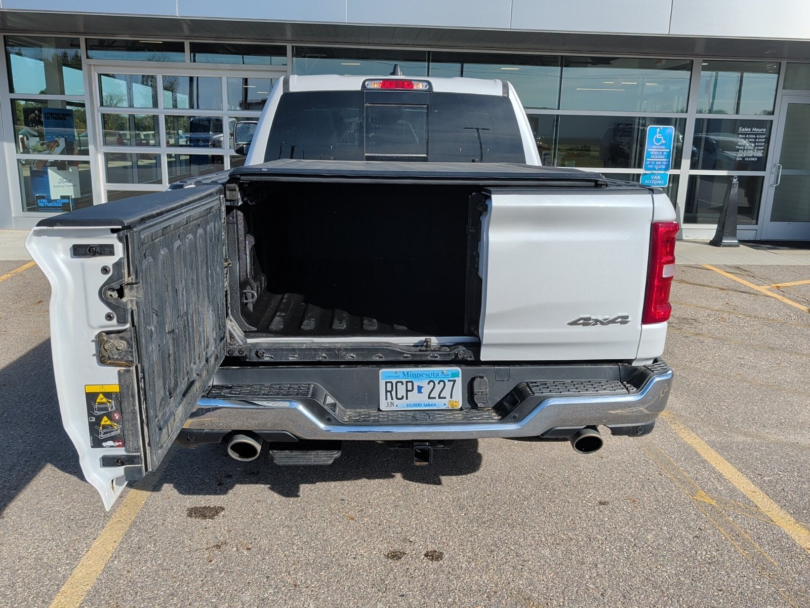 2025 RAM 1500 Laramie Crew Cab 4x4 5'7' Box