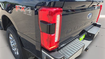2023 Ford F-350 LARIAT