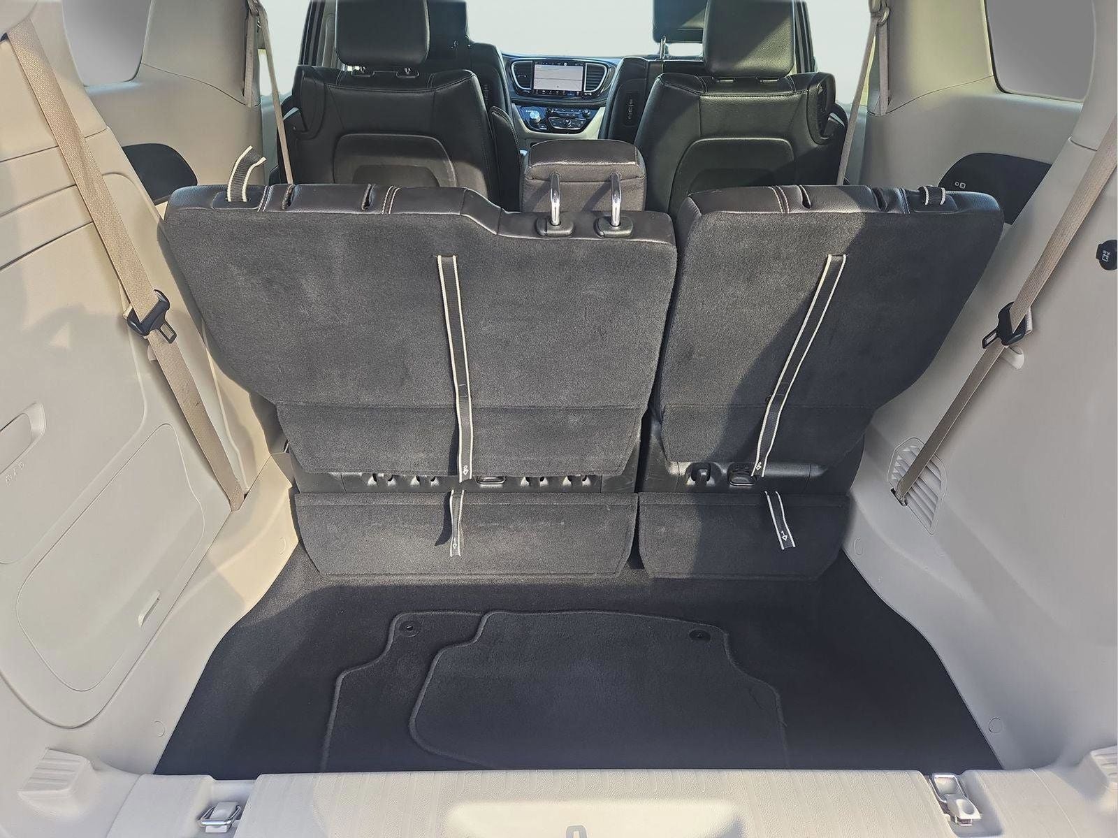 2022 Chrysler Pacifica Hybrid Touring L