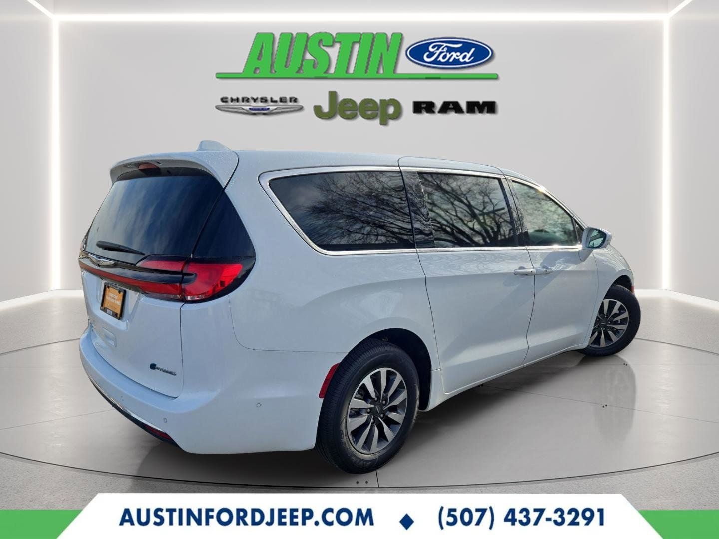 2022 Chrysler Pacifica Hybrid Touring L