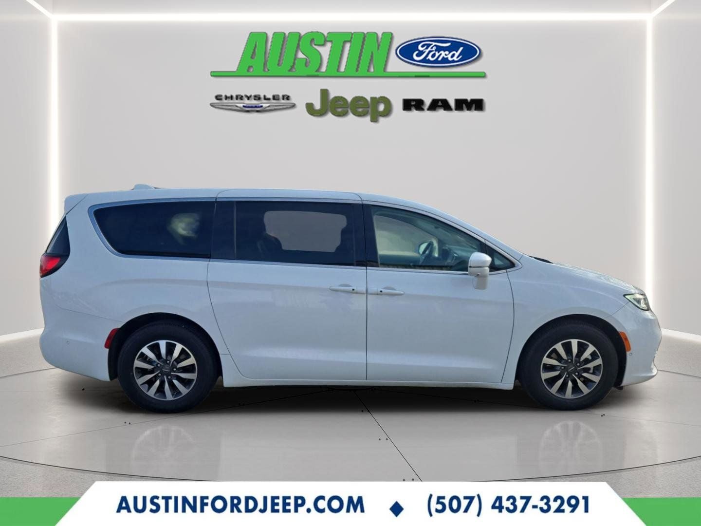 2022 Chrysler Pacifica Hybrid Touring L