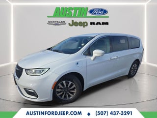 2022 Chrysler Pacifica Hybrid Touring L