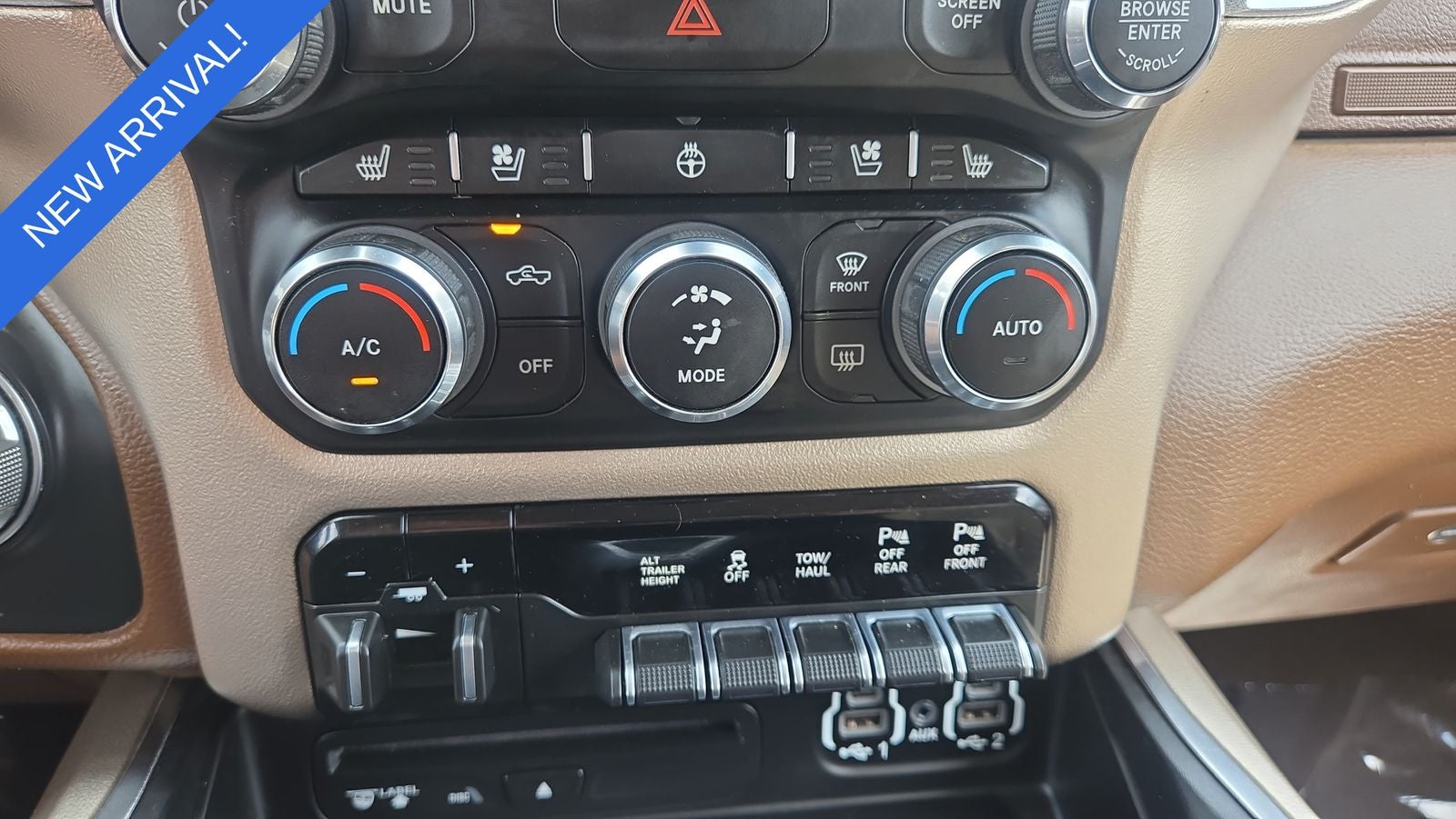 2019 RAM 3500 Laramie Crew Cab 4x4 8' Box