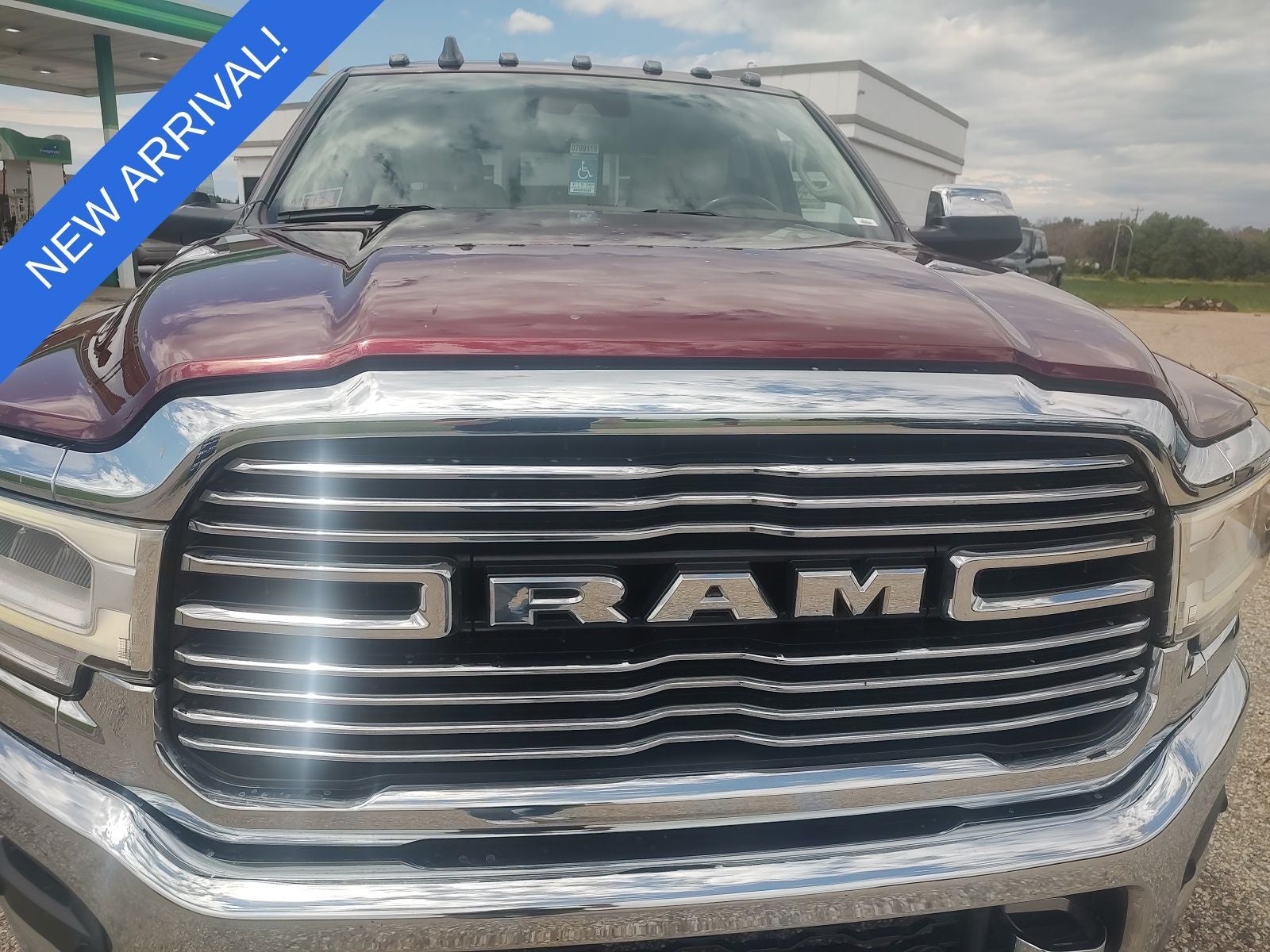 2019 RAM 3500 Laramie Crew Cab 4x4 8' Box
