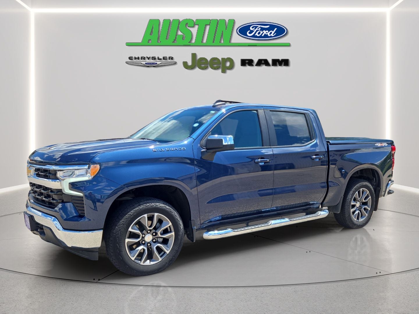 2022 Chevrolet Silverado 1500 4WD Crew Cab Standard Bed LT