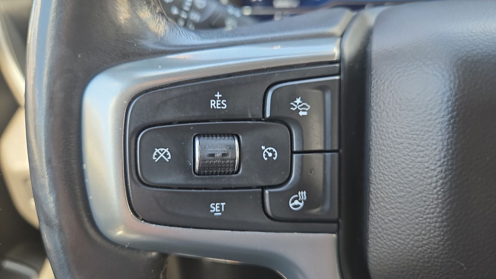 2022 Chevrolet Silverado 1500 4WD Crew Cab Standard Bed LT