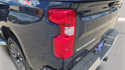 2022 Chevrolet Silverado 1500 4WD Crew Cab Standard Bed LT