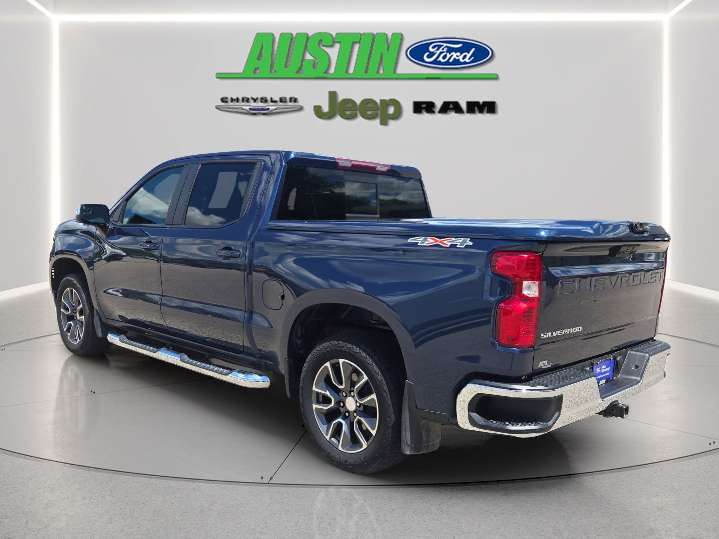 2022 Chevrolet Silverado 1500 4WD Crew Cab Standard Bed LT