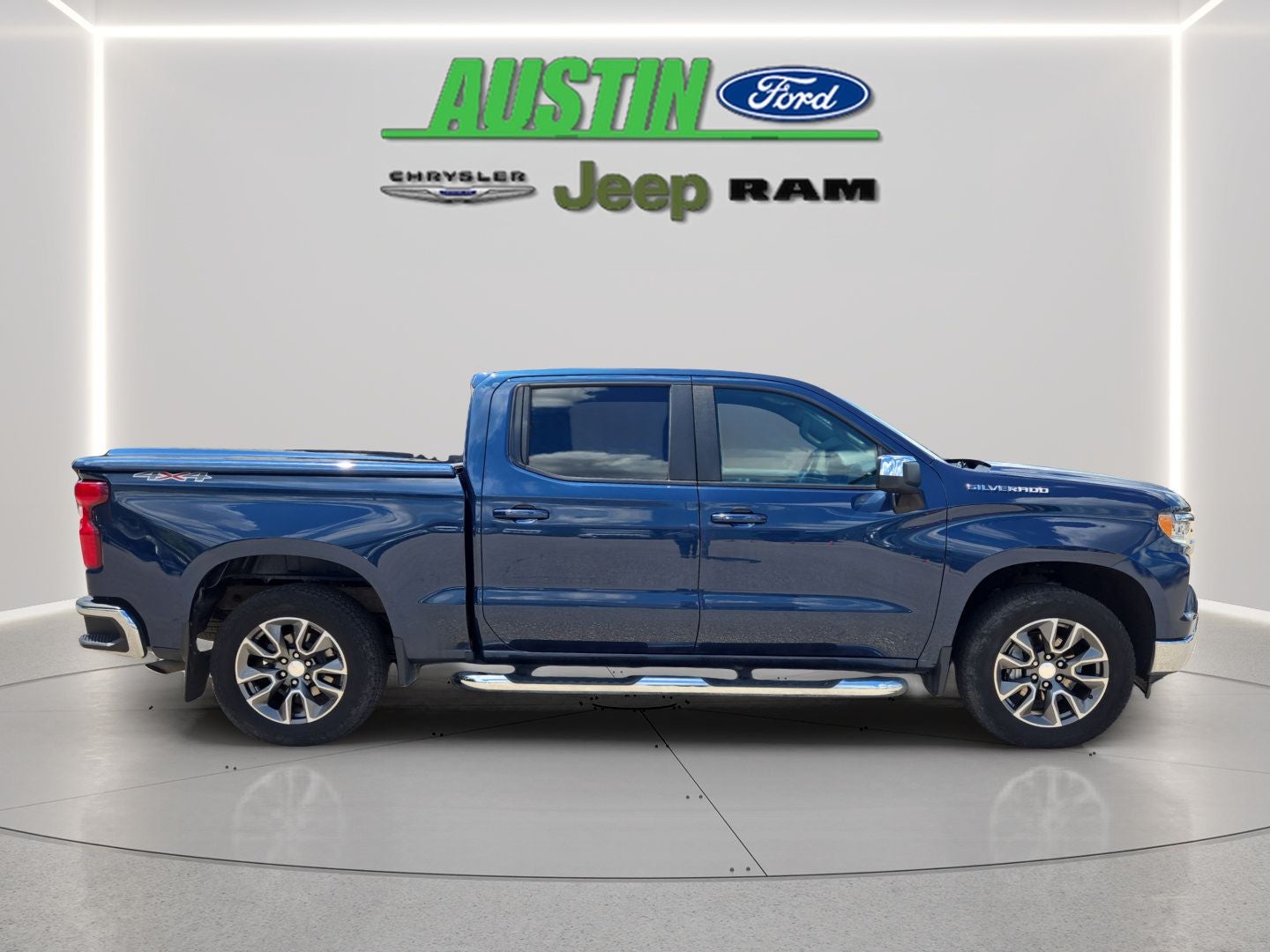 2022 Chevrolet Silverado 1500 4WD Crew Cab Standard Bed LT