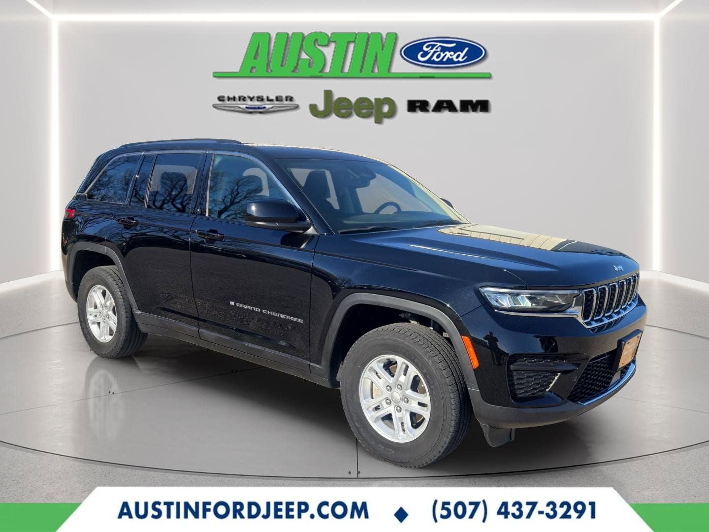 2023 Jeep Grand Cherokee Laredo