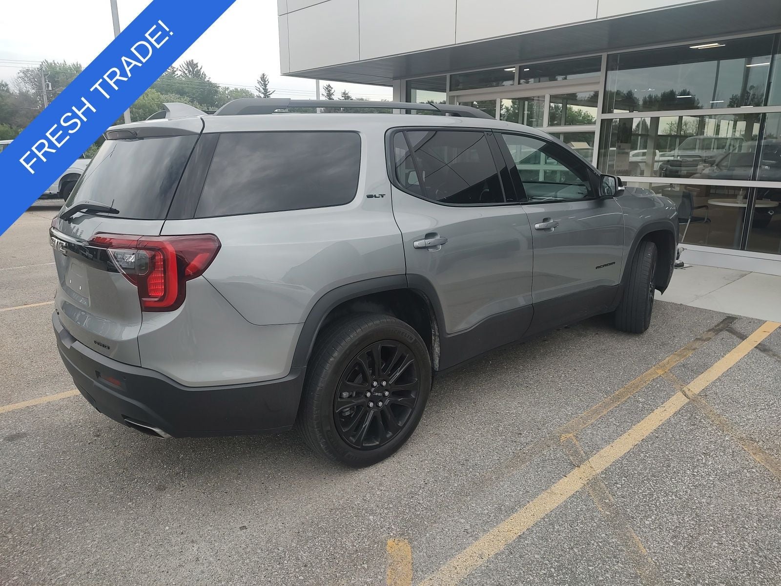 2023 GMC Acadia SLT