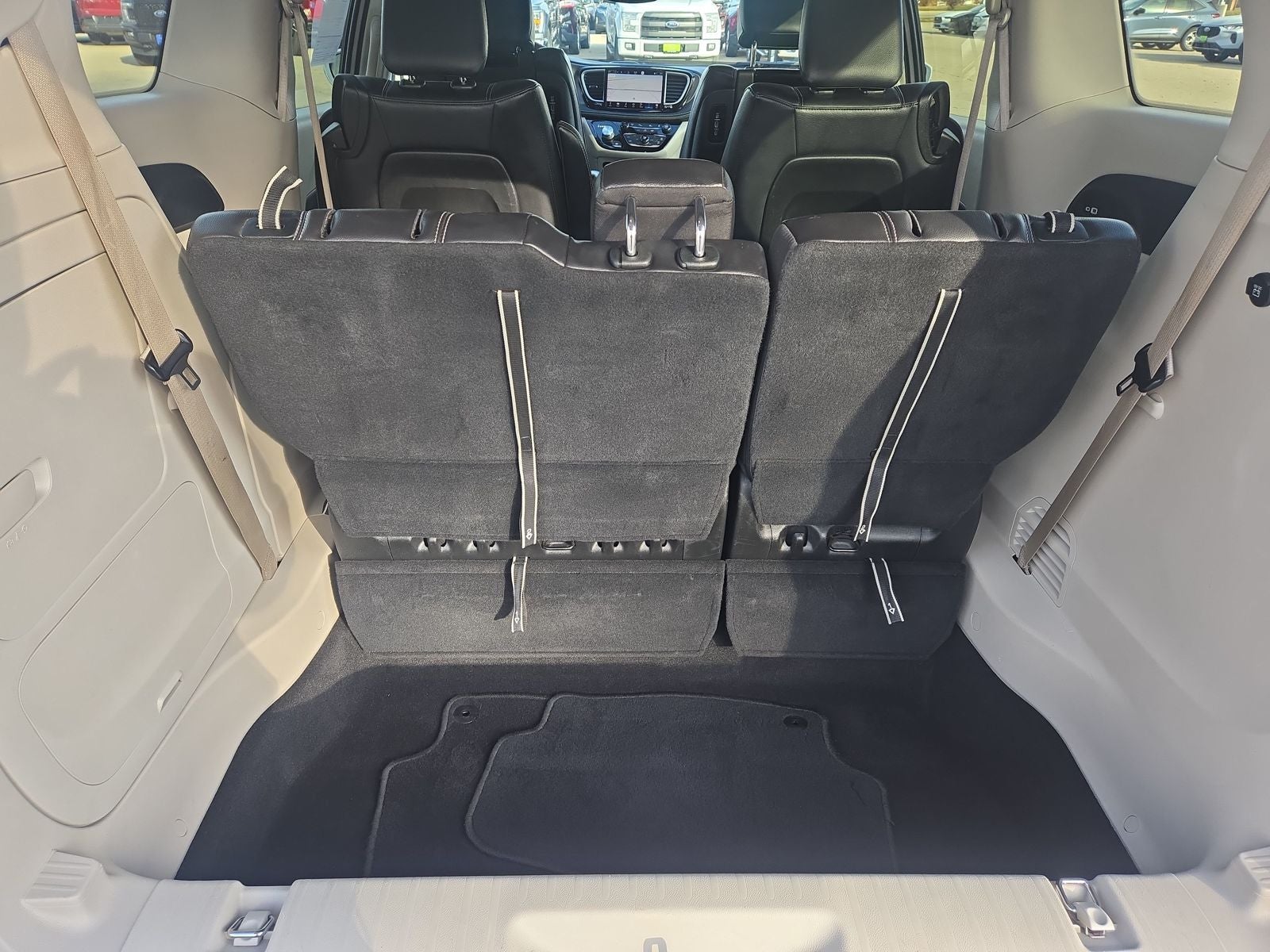 2022 Chrysler Pacifica Hybrid Touring L Theatre System!
