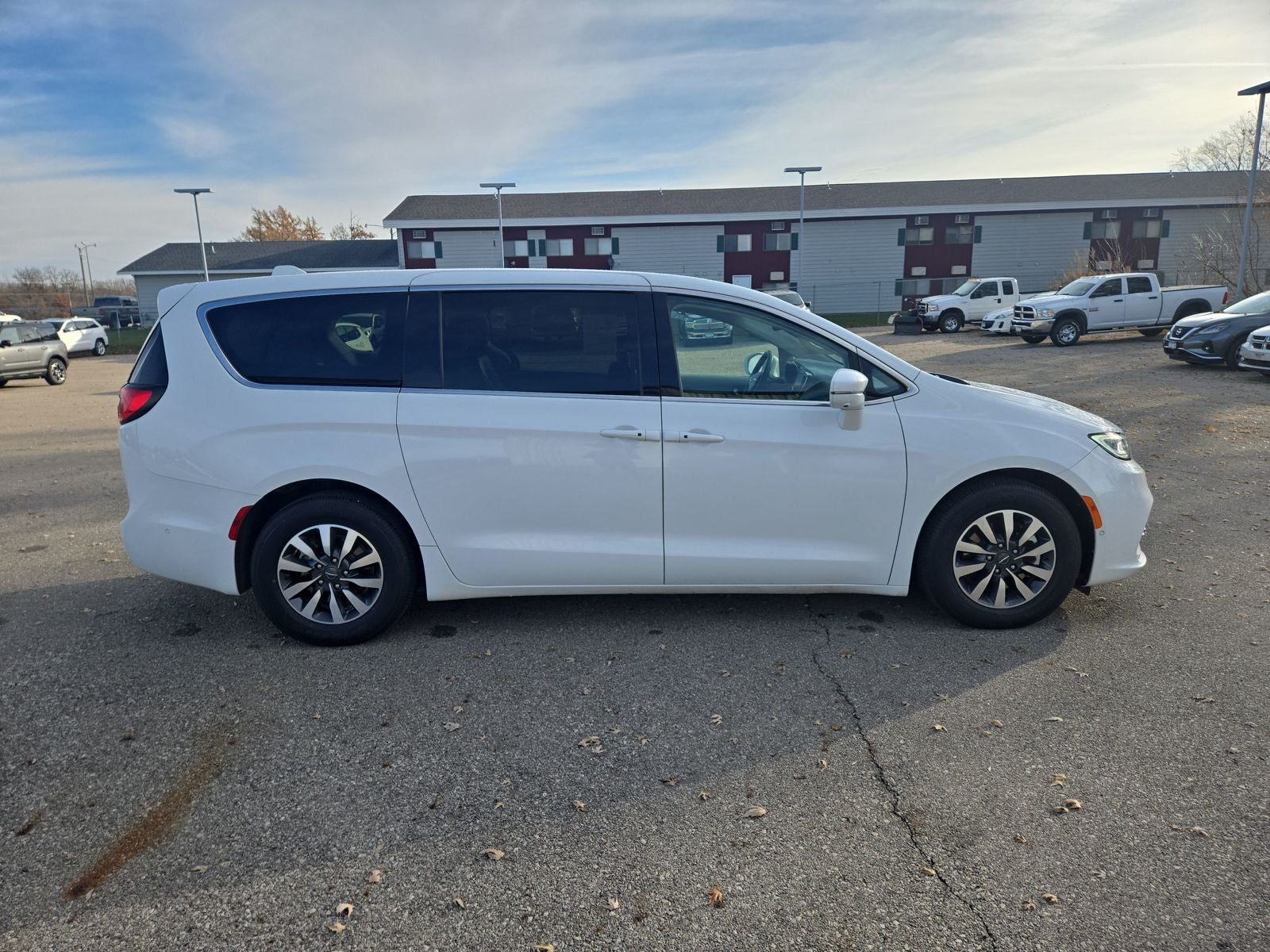 2022 Chrysler Pacifica Hybrid Touring L Theatre System!