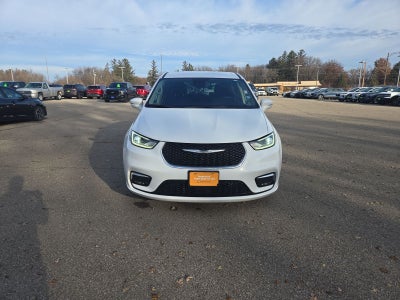 2022 Chrysler Pacifica Hybrid Touring L Theatre System!