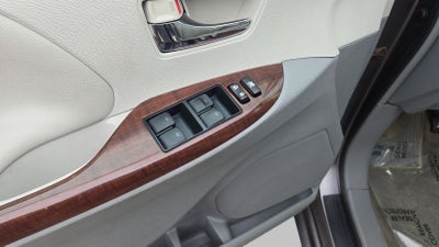 2012 Toyota Sienna XLE 7 Passenger