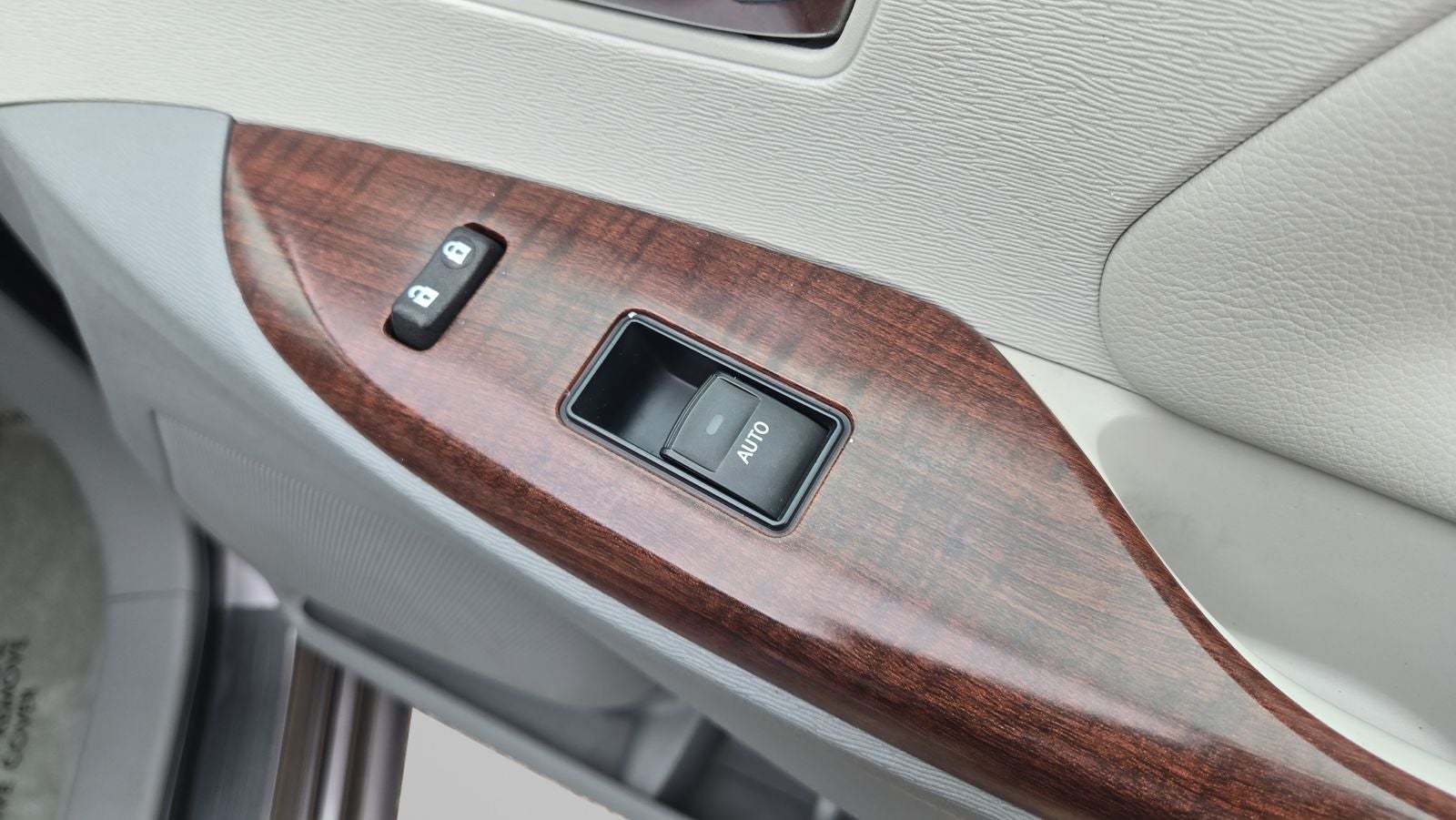 2012 Toyota Sienna XLE 7 Passenger